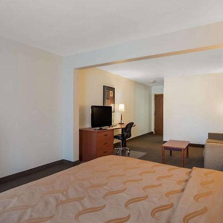 Quality Inn & Suites Chambersburg Buitenkant foto