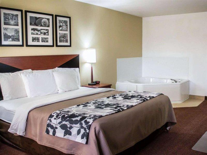 Quality Inn & Suites Chambersburg Buitenkant foto