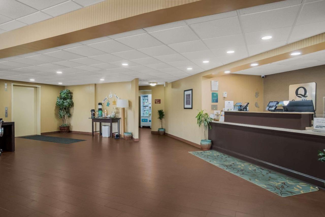 Quality Inn & Suites Chambersburg Buitenkant foto
