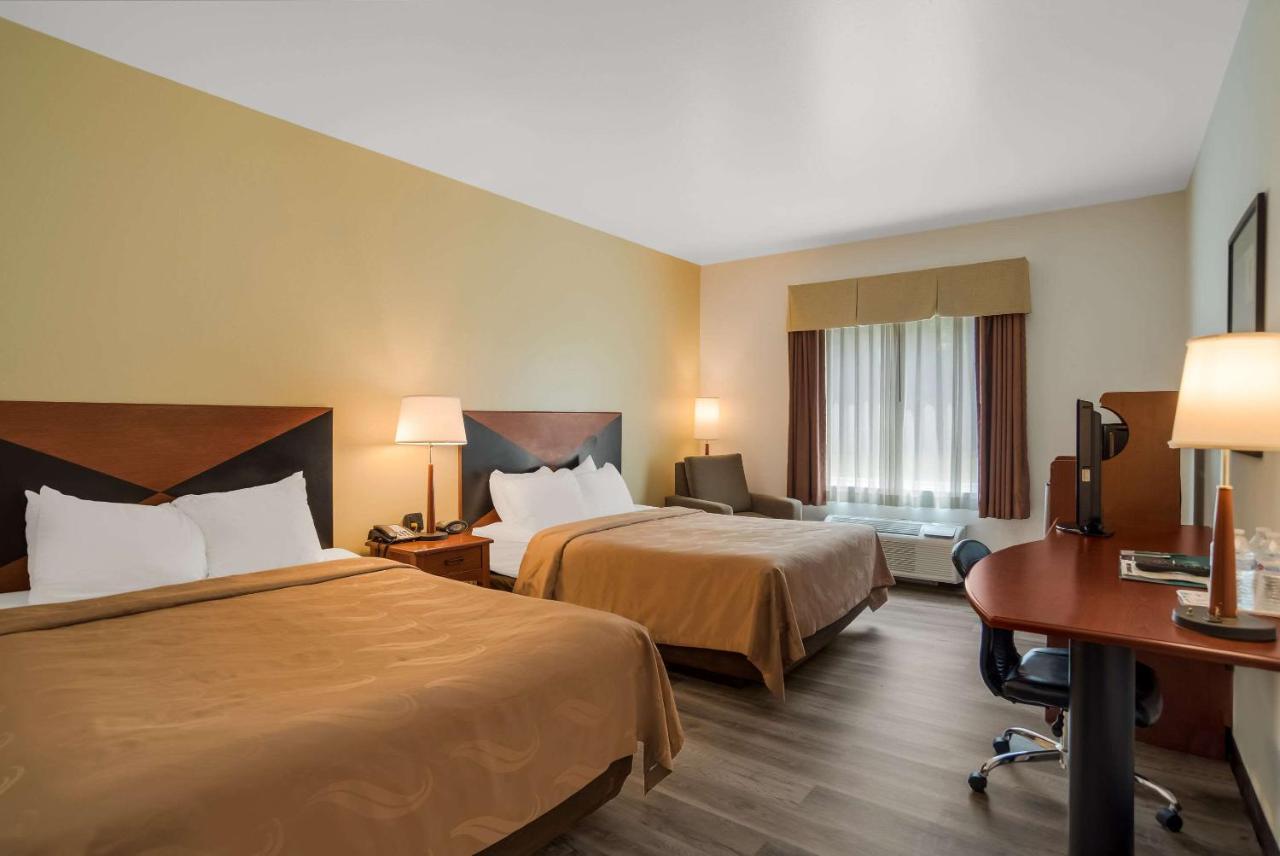 Quality Inn & Suites Chambersburg Buitenkant foto