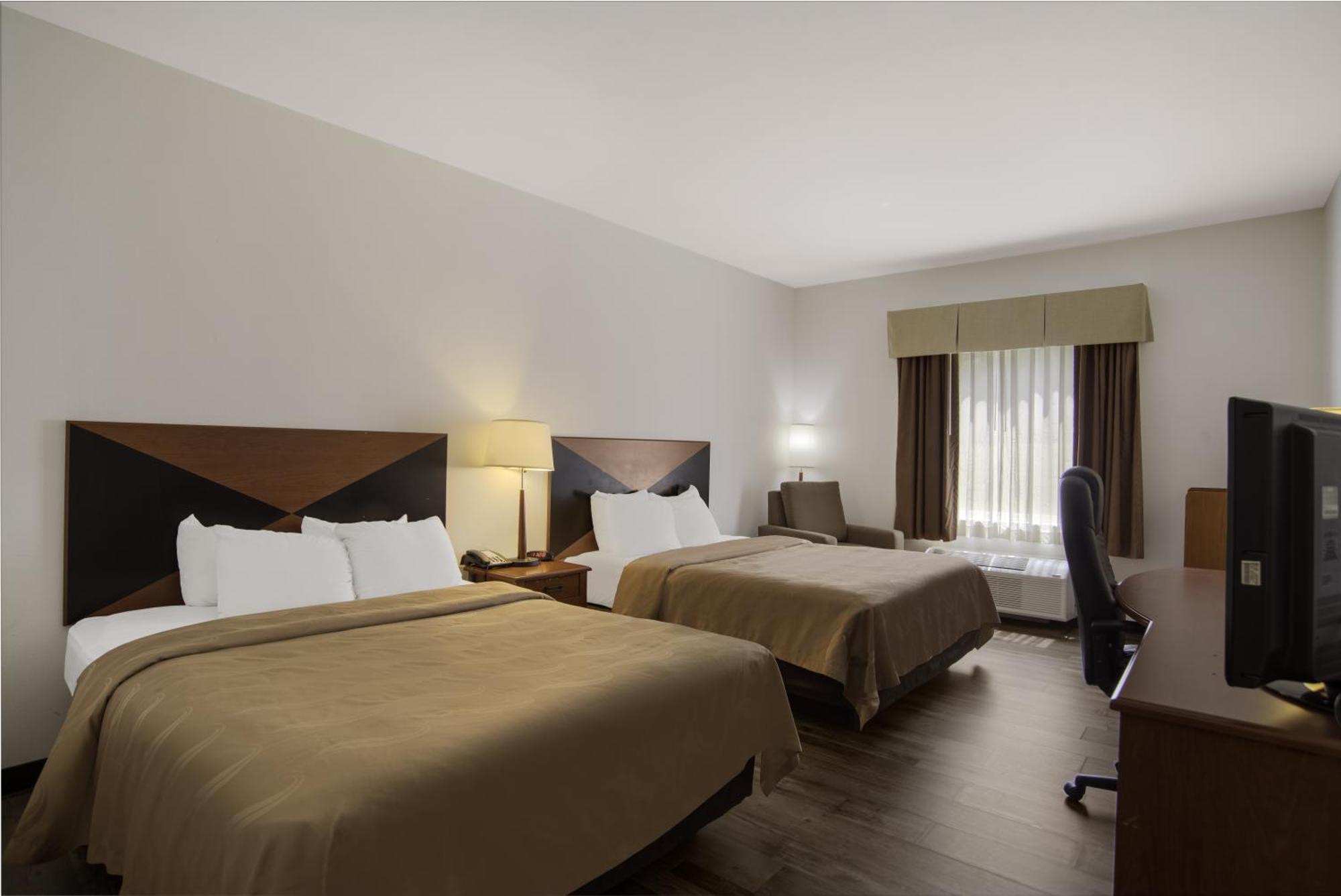 Quality Inn & Suites Chambersburg Buitenkant foto