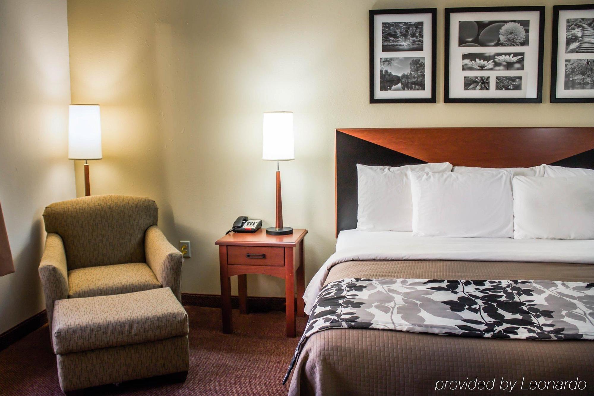 Quality Inn & Suites Chambersburg Buitenkant foto