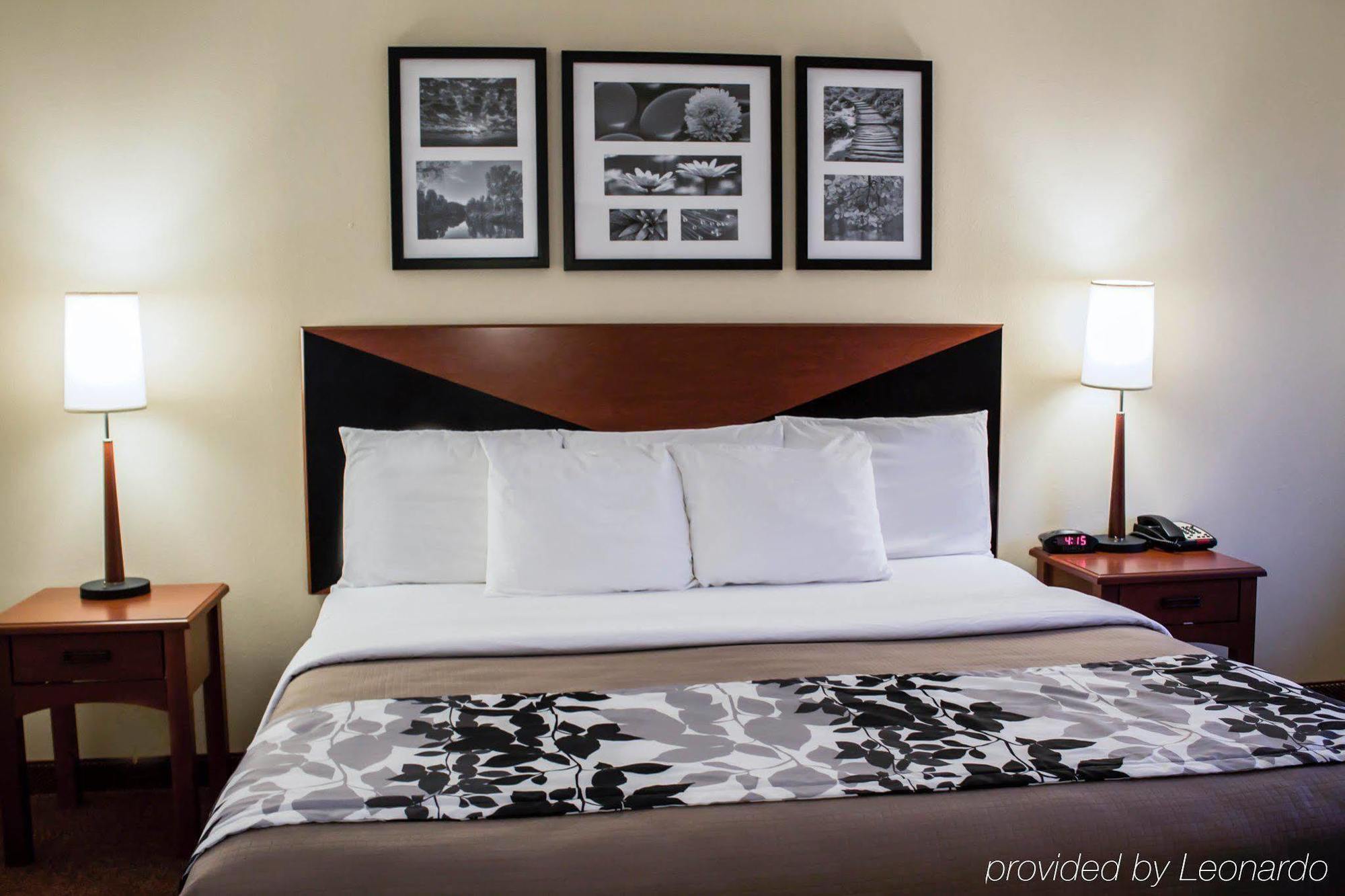 Quality Inn & Suites Chambersburg Buitenkant foto