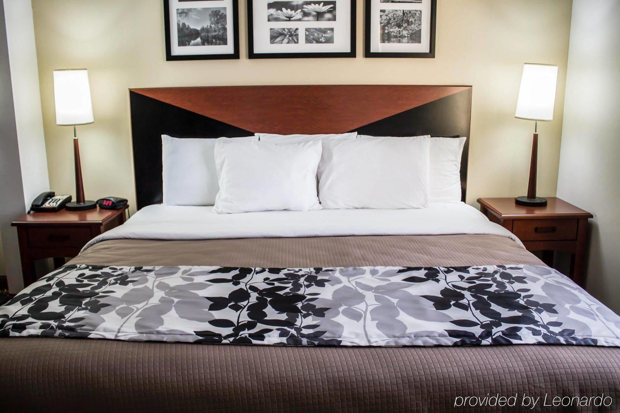 Quality Inn & Suites Chambersburg Buitenkant foto
